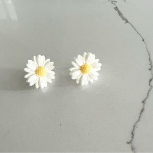 Daisy Flower Stud Earring